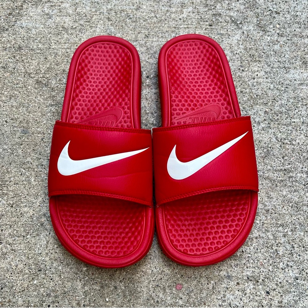 NIKE BENASSI SWOOSH SLIDES REDS WHITES FLIP FLOPS * PREVIOUSLY LOVED ITEMS * - Picture 5 of 7
